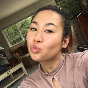 Meet your Posher, Jasmin